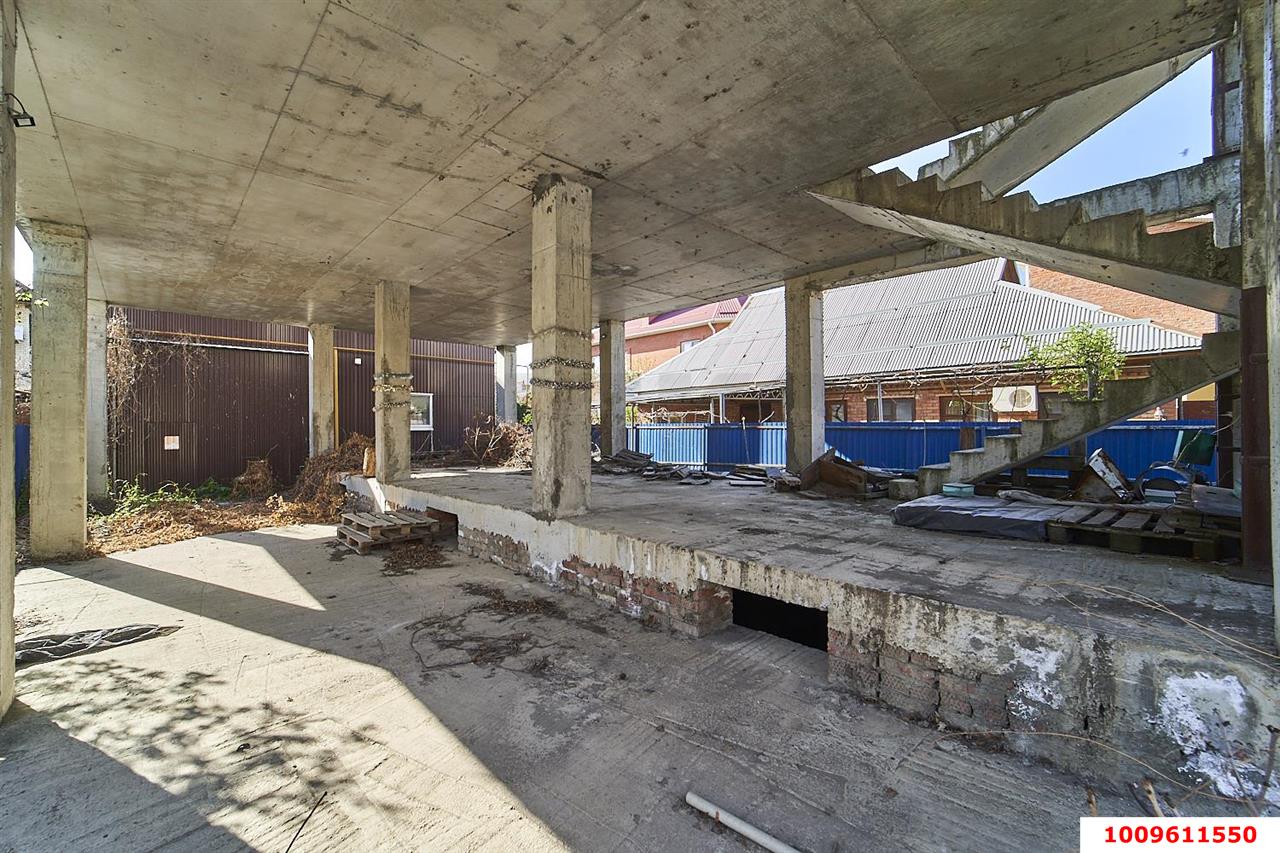 Фото №6: Дом 600 м² + 4 сот. - Краснодар, Западный внутригородской округ, Горогороды, мкр. Центральный, ул. Индустриальная, 83