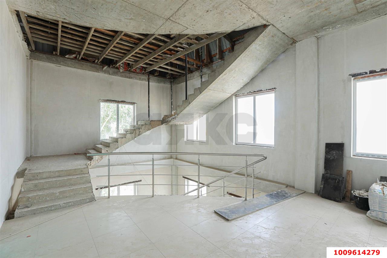Фото №4: Отдельное здание 1500 м² - Краснодар, имени Петра Метальникова, ул. Московская