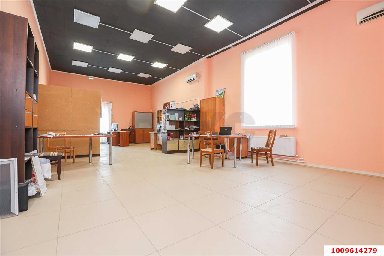 Фото №1: Отдельное здание 1000 м² - Краснодар, имени Петра Метальникова, ул. Московская