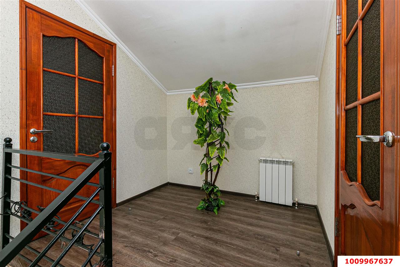 Фото №1: Дом 367 м² + 10 сот. - Краснодар, Завод Радиоизмерительных Приборов, ул. Рощинская, 31