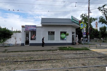 Фото №1: Торговое помещение 8 м² - Краснодар, мкр. Центральный, ул. имени Максима Горького, 171