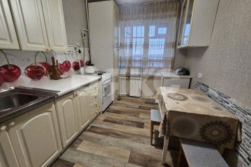 Фото №1: 2-комнатная квартира 48 м² - Белоозёрский, мкр. 1-й, ул. 60 лет Октября, 17