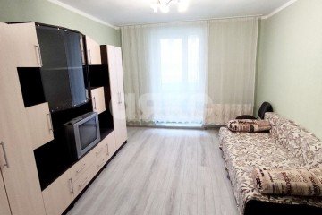 Фото №1: 2-комнатная квартира 62 м² - Симферополь, мкр. Пневматика, ул. Балаклавская, 121