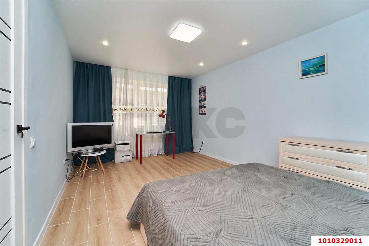 Фото №2: 1-комнатная квартира 32 м² - Краснодар, Центральный внутригородской округ, мкр. Центральный, ул. Мира, 39