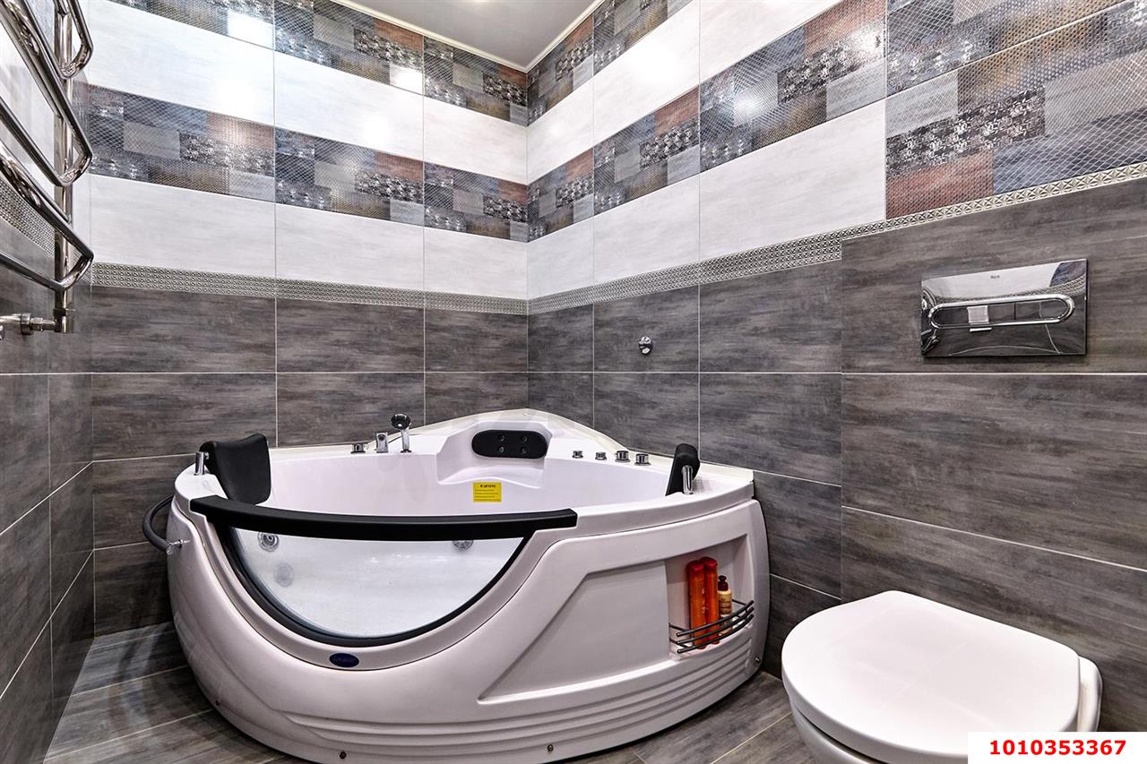 Фото №1: 3-комнатная квартира 90 м² - Краснодар, Музыкальный, ул. имени И.И. Дунаевского, 26