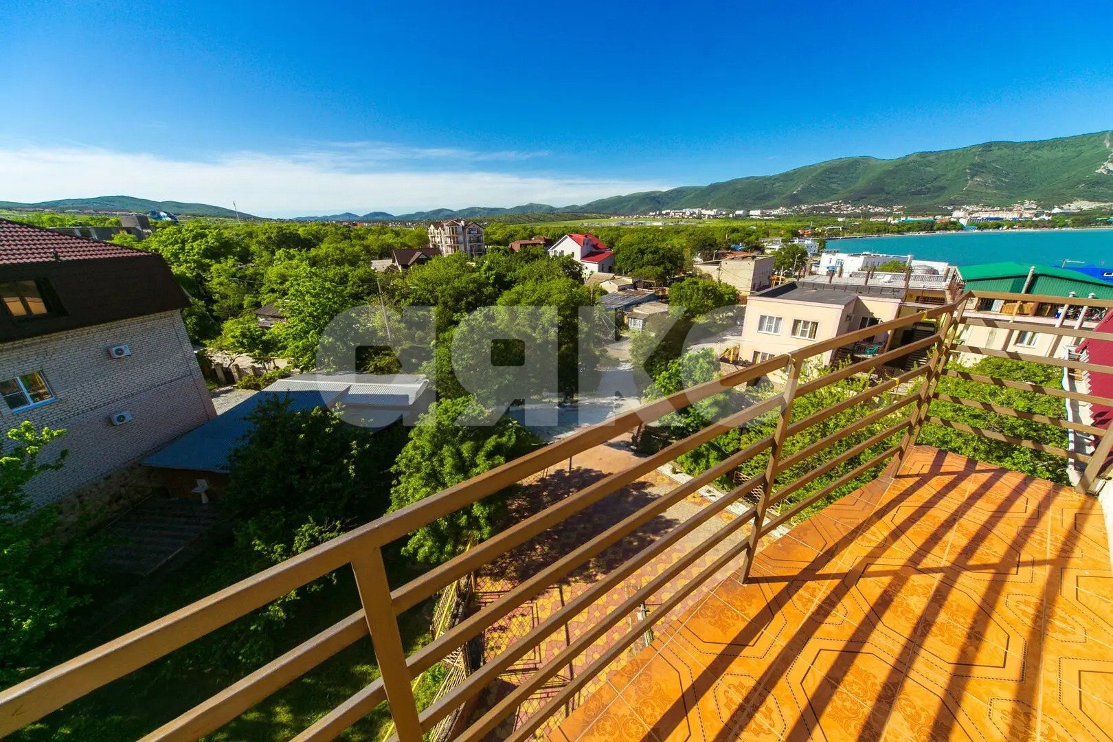 Фото №11: 5+-комнатная квартира <span class="whitespace-nowrap">250 м²</span>, <span class="whitespace-nowrap">3/4 эт.</span> - Геленджик, ул. Сипягина, 7