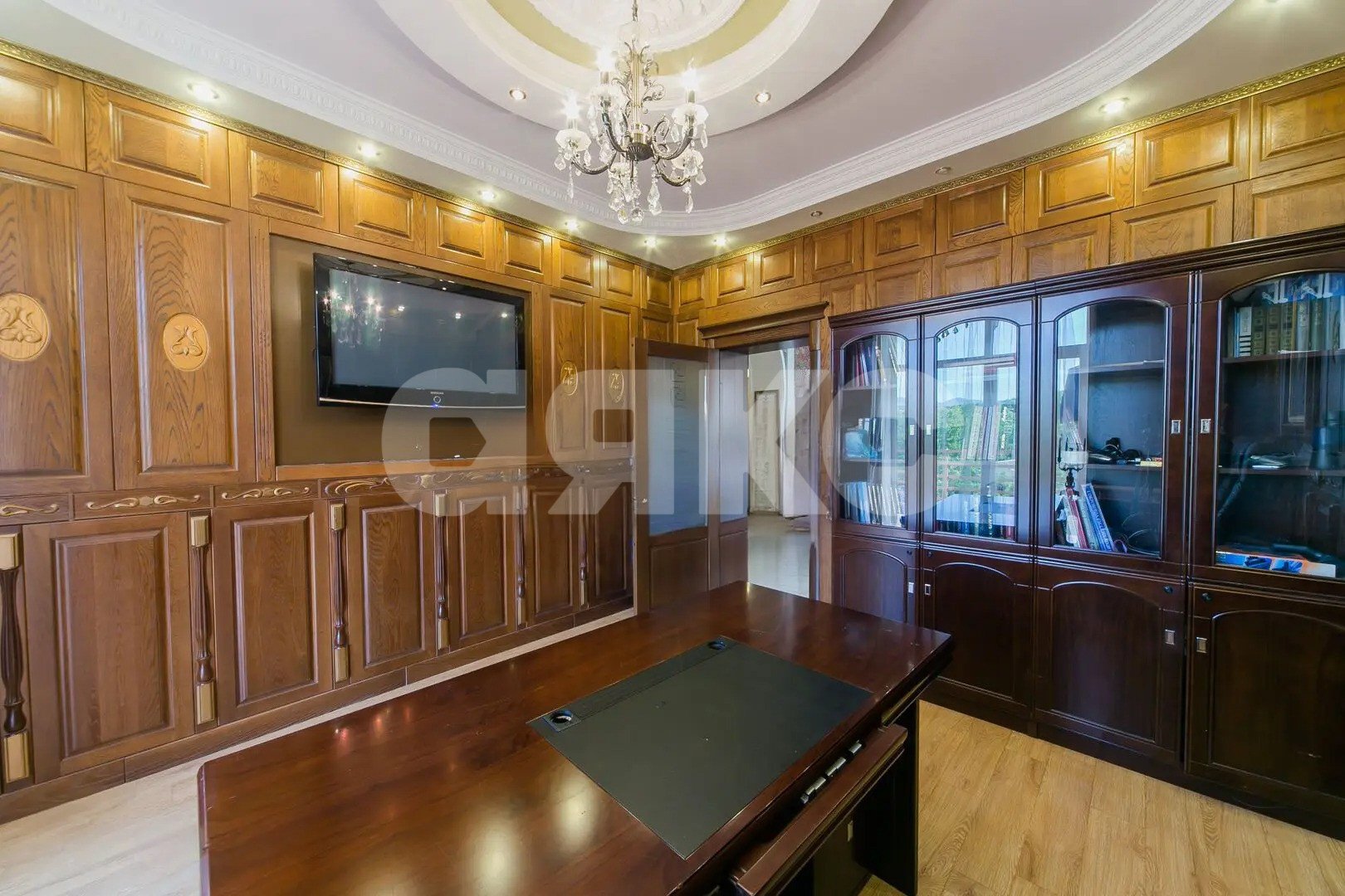 Фото №7: 5+-комнатная квартира <span class="whitespace-nowrap">250 м²</span>, <span class="whitespace-nowrap">3/4 эт.</span> - Геленджик, ул. Сипягина, 7