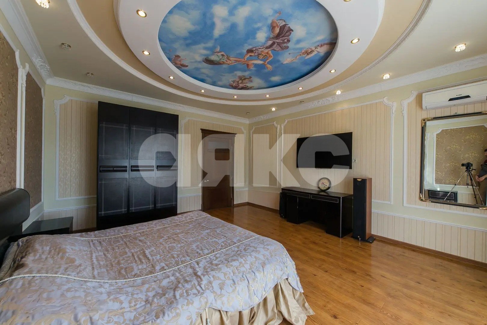 Фото №10: 5+-комнатная квартира <span class="whitespace-nowrap">250 м²</span>, <span class="whitespace-nowrap">3/4 эт.</span> - Геленджик, ул. Сипягина, 7