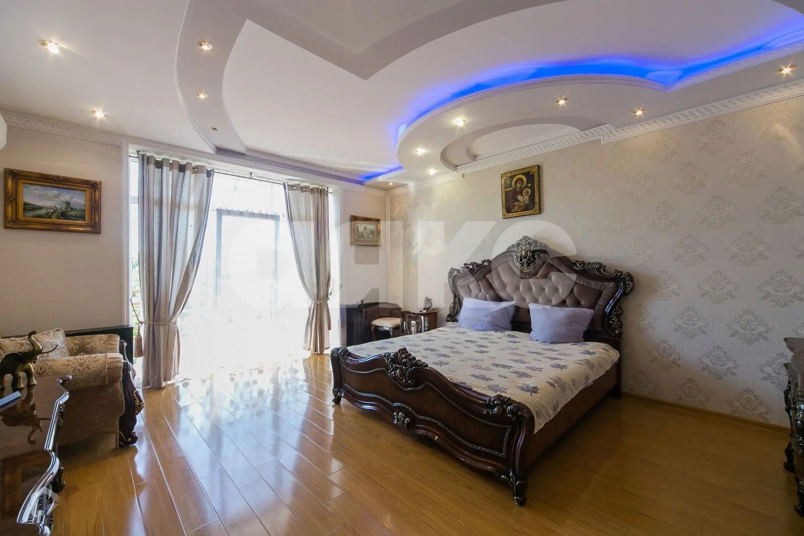 Фото №15: 5+-комнатная квартира <span class="whitespace-nowrap">250 м²</span>, <span class="whitespace-nowrap">3/4 эт.</span> - Геленджик, ул. Сипягина, 7