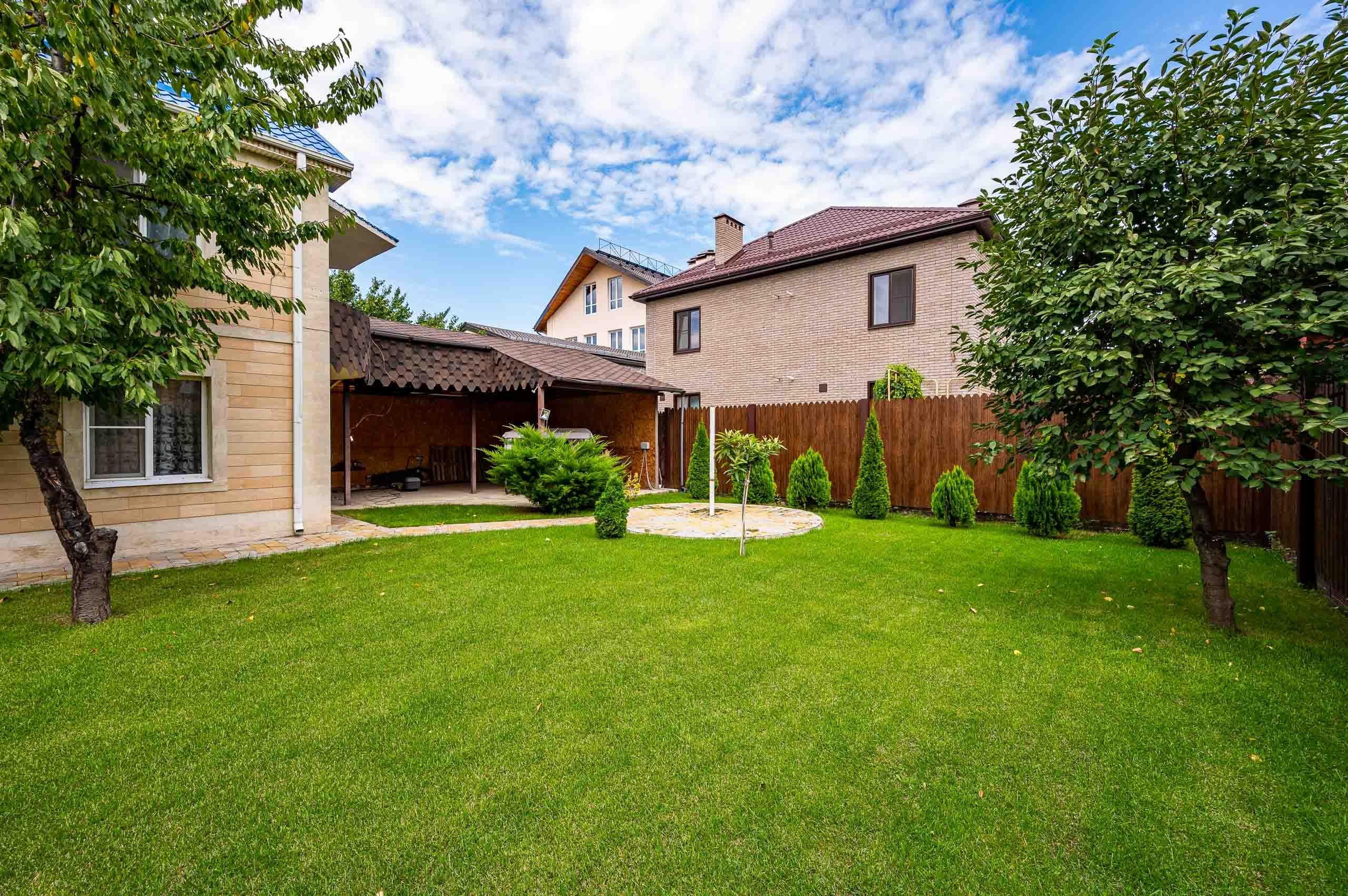 Фото №15: Дом 255 м² + 6 сот. - Краснодар, Прикубанский внутригородской округ, Микрохирургии глаза, мкр. СНТ № 1, ул. Абрикосовая, 557