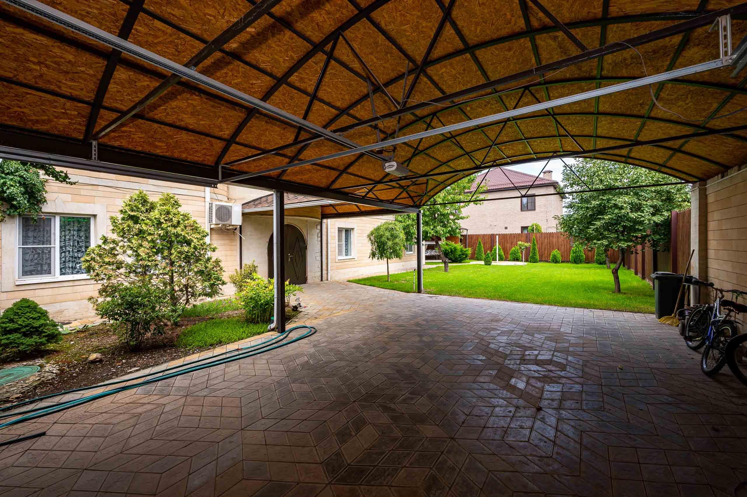 Фото №16: Дом 255 м² + 6 сот. - Краснодар, Прикубанский внутригородской округ, Микрохирургии глаза, мкр. СНТ № 1, ул. Абрикосовая, 557