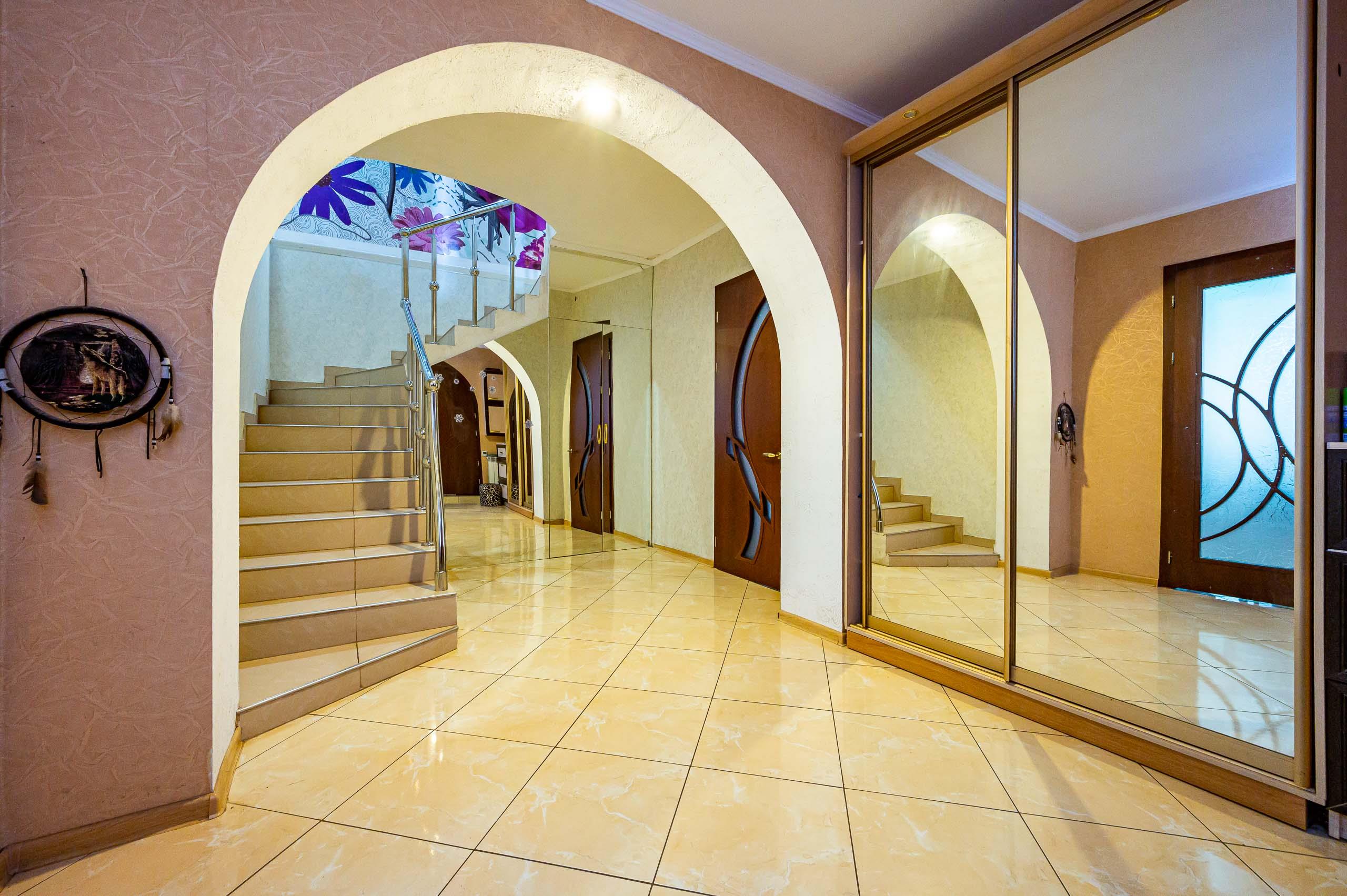 Фото №7: Дом 255 м² + 6 сот. - Краснодар, Прикубанский внутригородской округ, Микрохирургии глаза, мкр. СНТ № 1, ул. Абрикосовая, 557