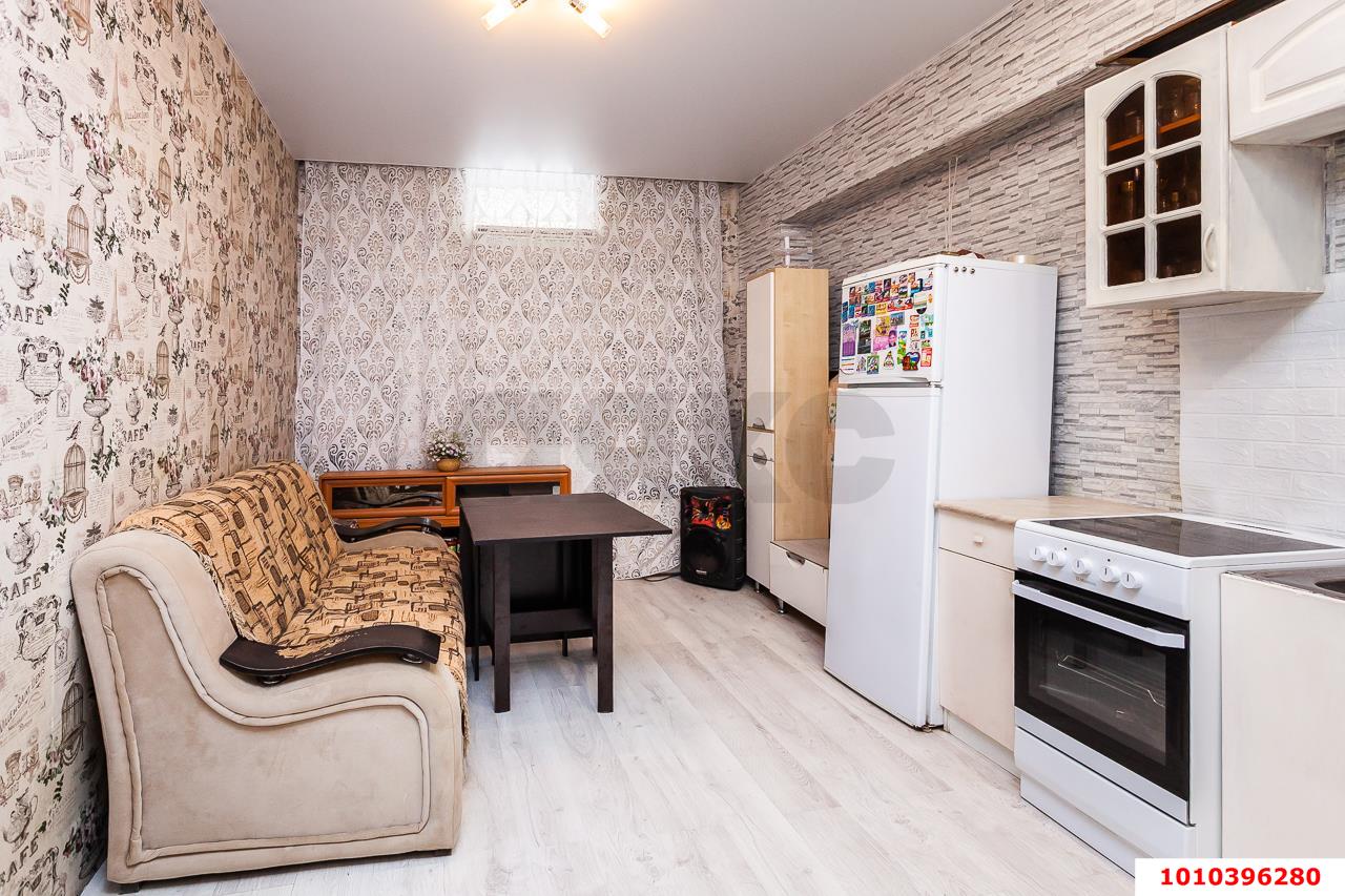 Фото №1: 2-комнатная квартира 61 м² - Знаменский, жилой комплекс Первомайский, ул. Первомайская, 36/7