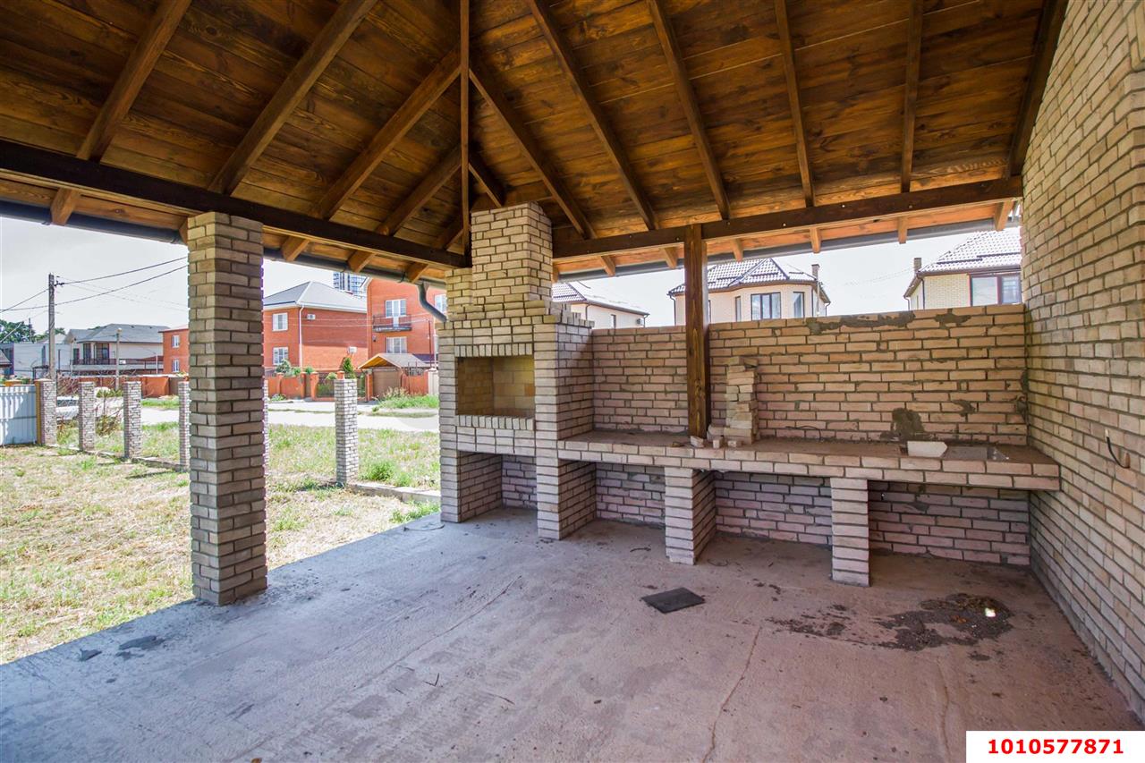 Фото №4: Дом 335 м² + 6 сот. - Краснодар, ул. Брюховецкая, 32