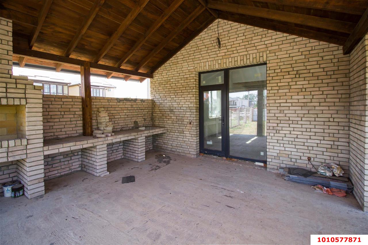 Фото №3: Дом 335 м² + 6 сот. - Краснодар, ул. Брюховецкая, 32