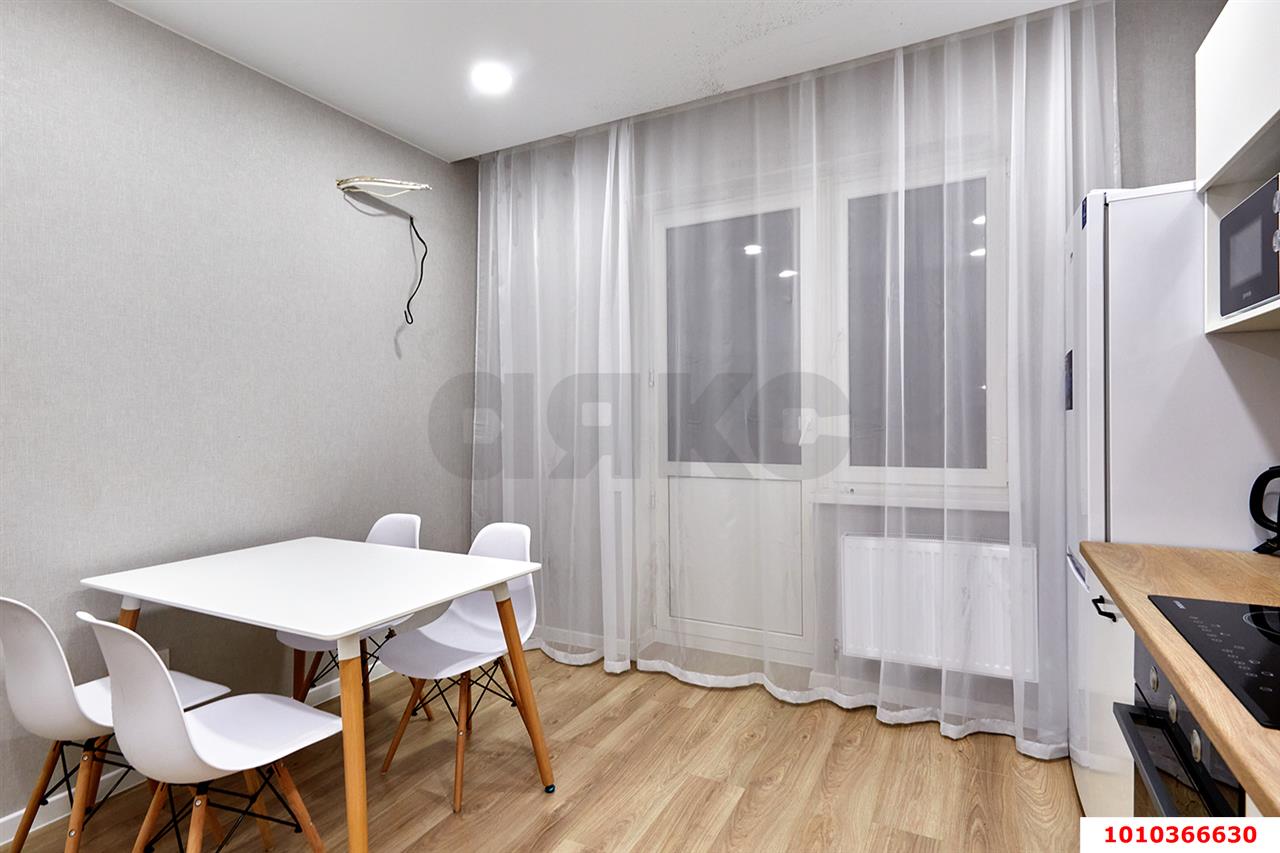 Фото №3: 2-комнатная квартира 58 м² - Новая Адыгея, жилой комплекс Мега, ул. Бжегокайская, 90/3к2