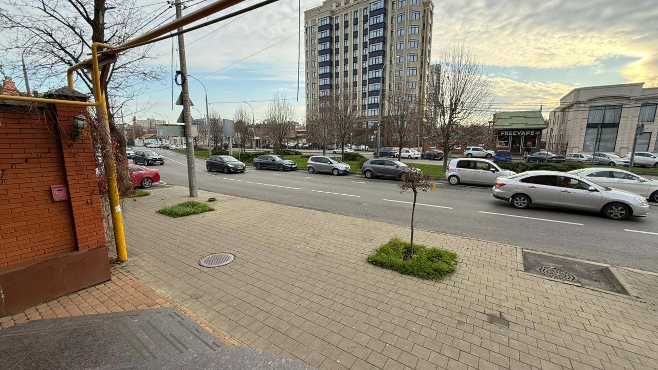 Фото №1: Коммерция 922 м² - Краснодар, мкр. Западный внутригородской округ, ул. Аэродромная, 33