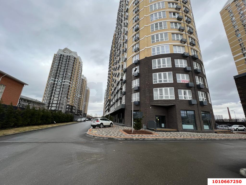 Фото №1: Торговое помещение 150 м² - Краснодар, жилой комплекс Элегант, ул. Старокубанская, 139
