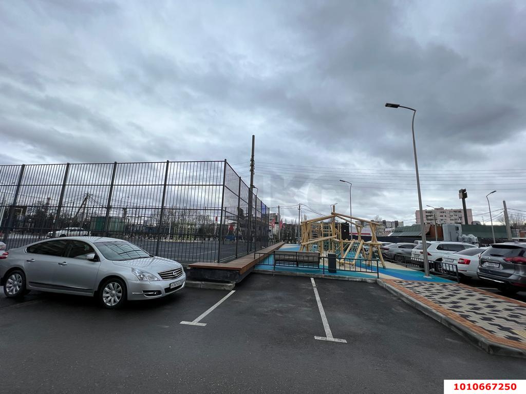 Фото №3: Торговое помещение 150 м² - Краснодар, жилой комплекс Элегант, ул. Старокубанская, 139