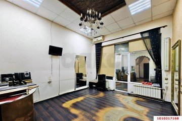 Фото №1: Торговое помещение 100 м² - Краснодар, мкр. Центральный, ул. Коммунаров, 56