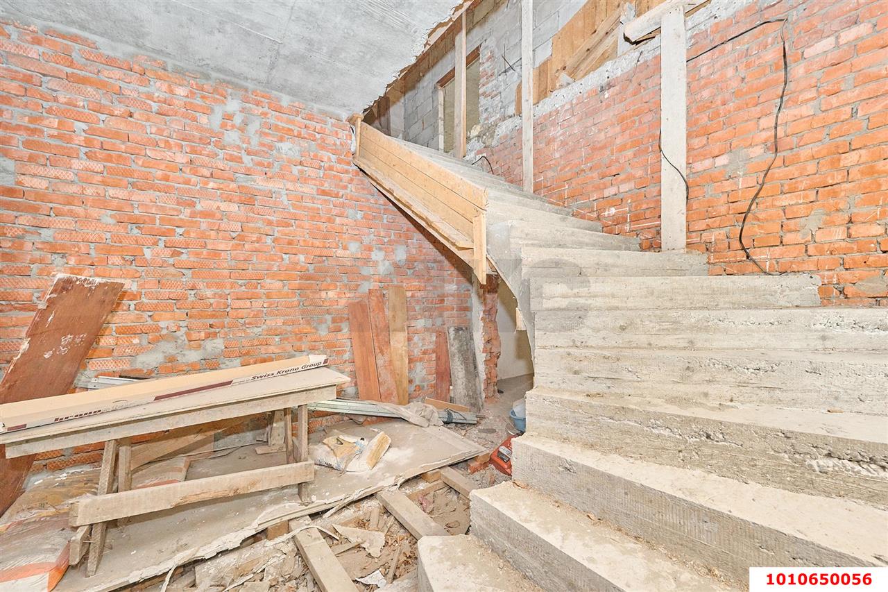 Фото №10: Дом 492 м² + 8 сот. - Краснодар, Прикубанский внутригородской округ, мкр. 2-я Площадка, ул. Светлая, 63