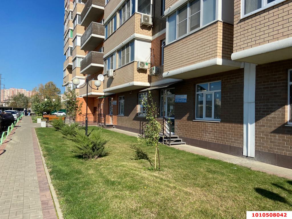 Фото №1: Торговое помещение 93 м² - Краснодар, жилой комплекс Премьера, ул. Автолюбителей, 1/3к1