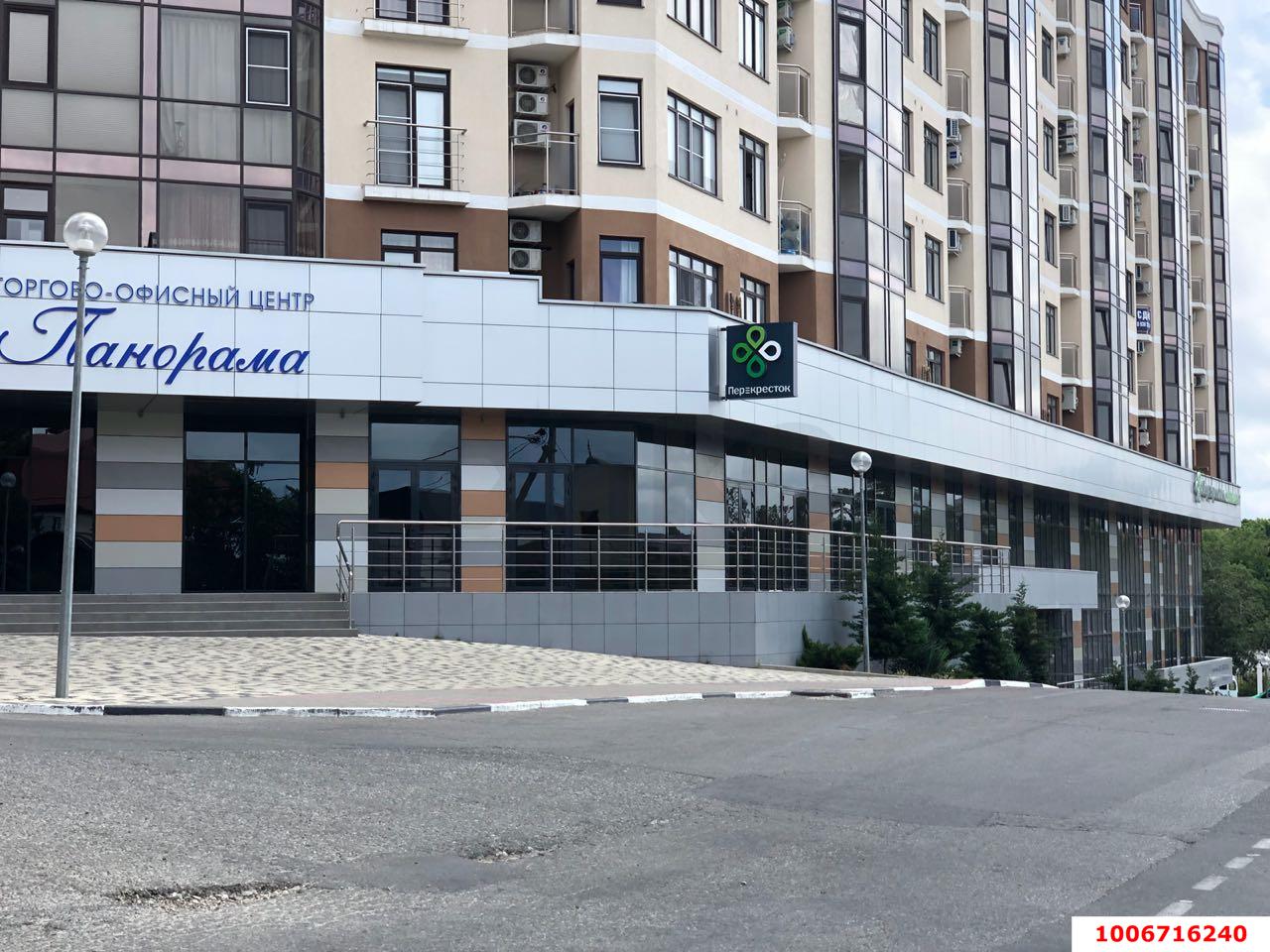 Фото №2: Торговое помещение 2000 м² - Геленджик, пр-кт Геленджикский, 10