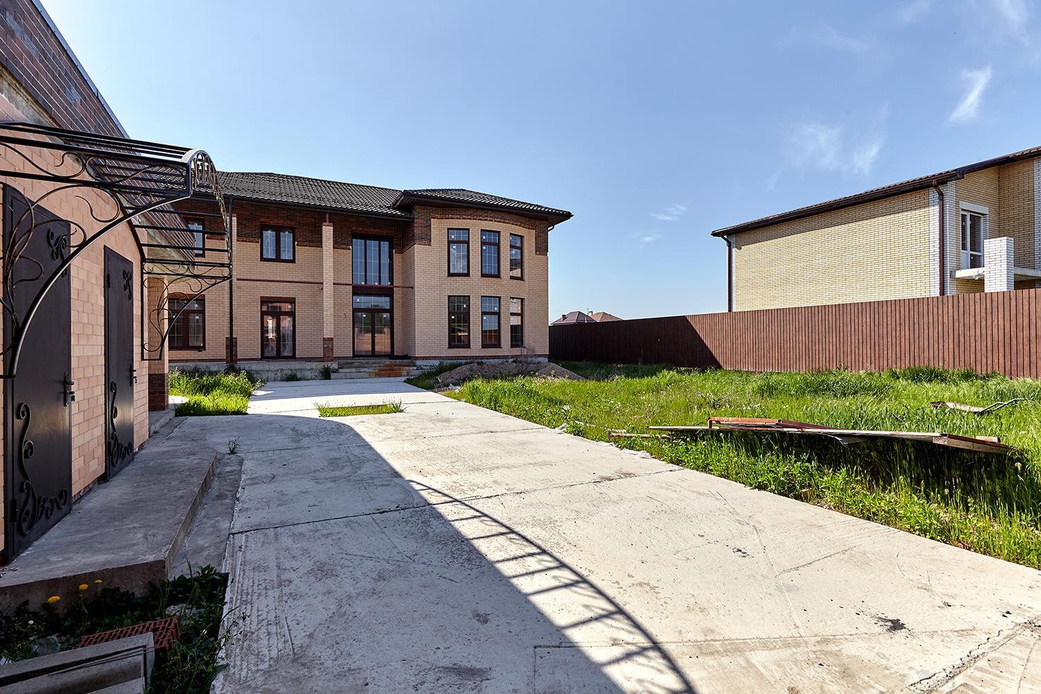 Фото №2: Дом 344 м² + 10 сот. - Краснодар, ул. Лаврова, 64