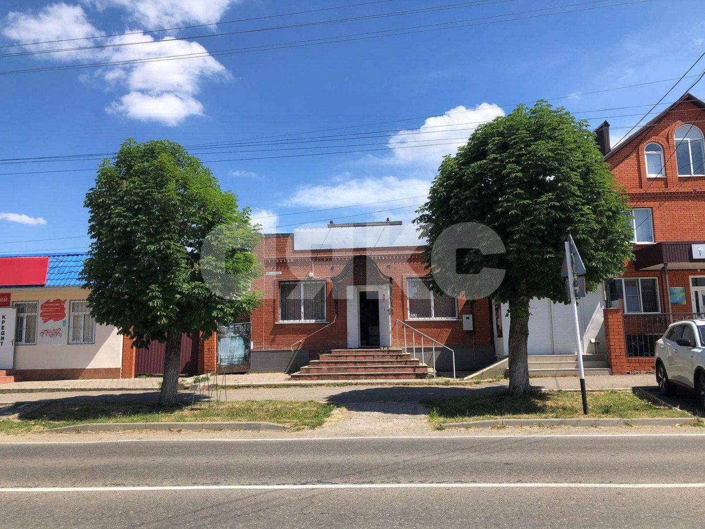 Фото №4: Коммерция 322 м² - Гиагинская, ул. Красная, 288