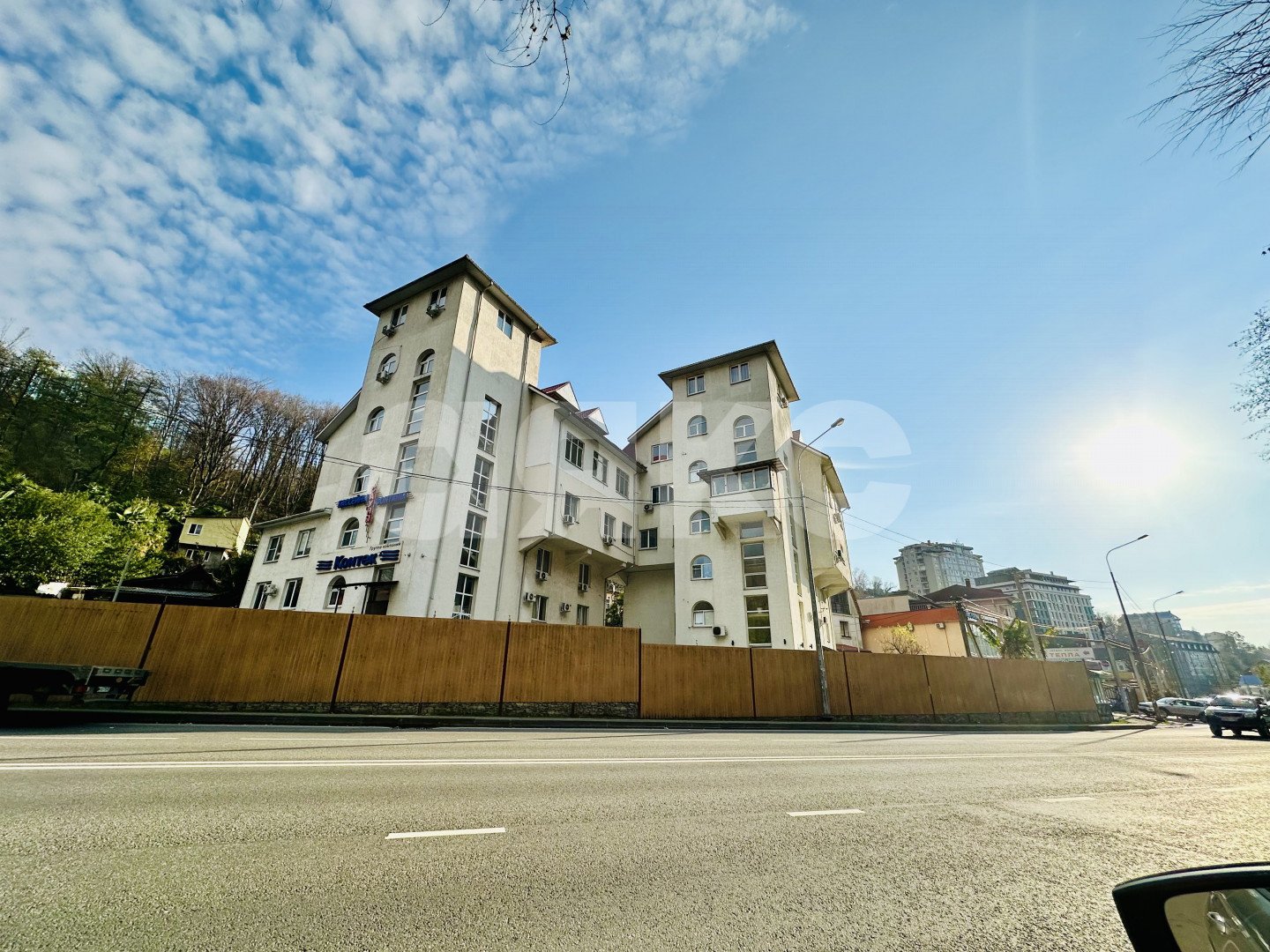 Фото №1: 3-комнатная квартира 80 м² - Сочи, Бытха, ул. 20 Горнострелковой дивизии, 40Б