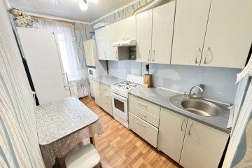 Фото №1: 3-комнатная квартира 58 м² - Нижнекамск, мкр. 6-й, ул. 50 лет Октября, 6А