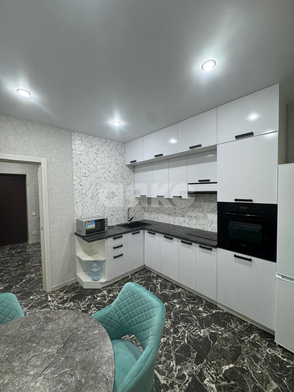 Фото №2: 1-комнатная квартира 38 м² - Мирное, Жигулина Роща, ул. Крымской Весны, 4к1Б