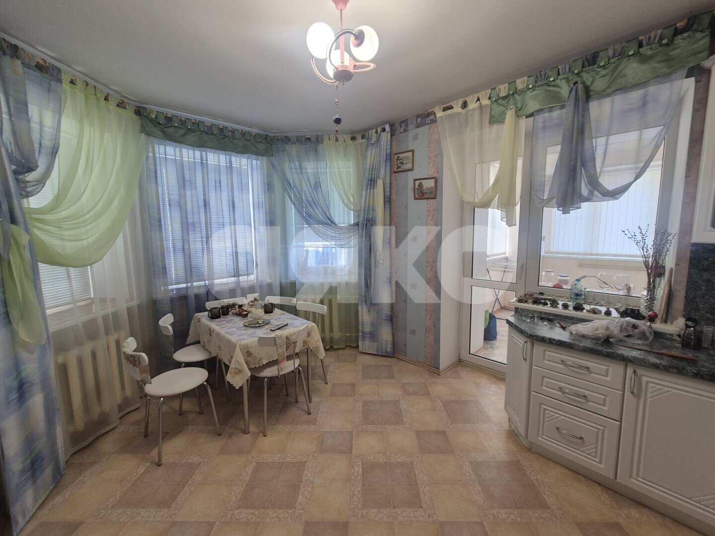 Фото №4: 2-комнатная квартира <span class="whitespace-nowrap">90 м²</span>, <span class="whitespace-nowrap">7/9 эт.</span> - Волгоград, р. Красноармейский, б-р Энгельса, 34Д