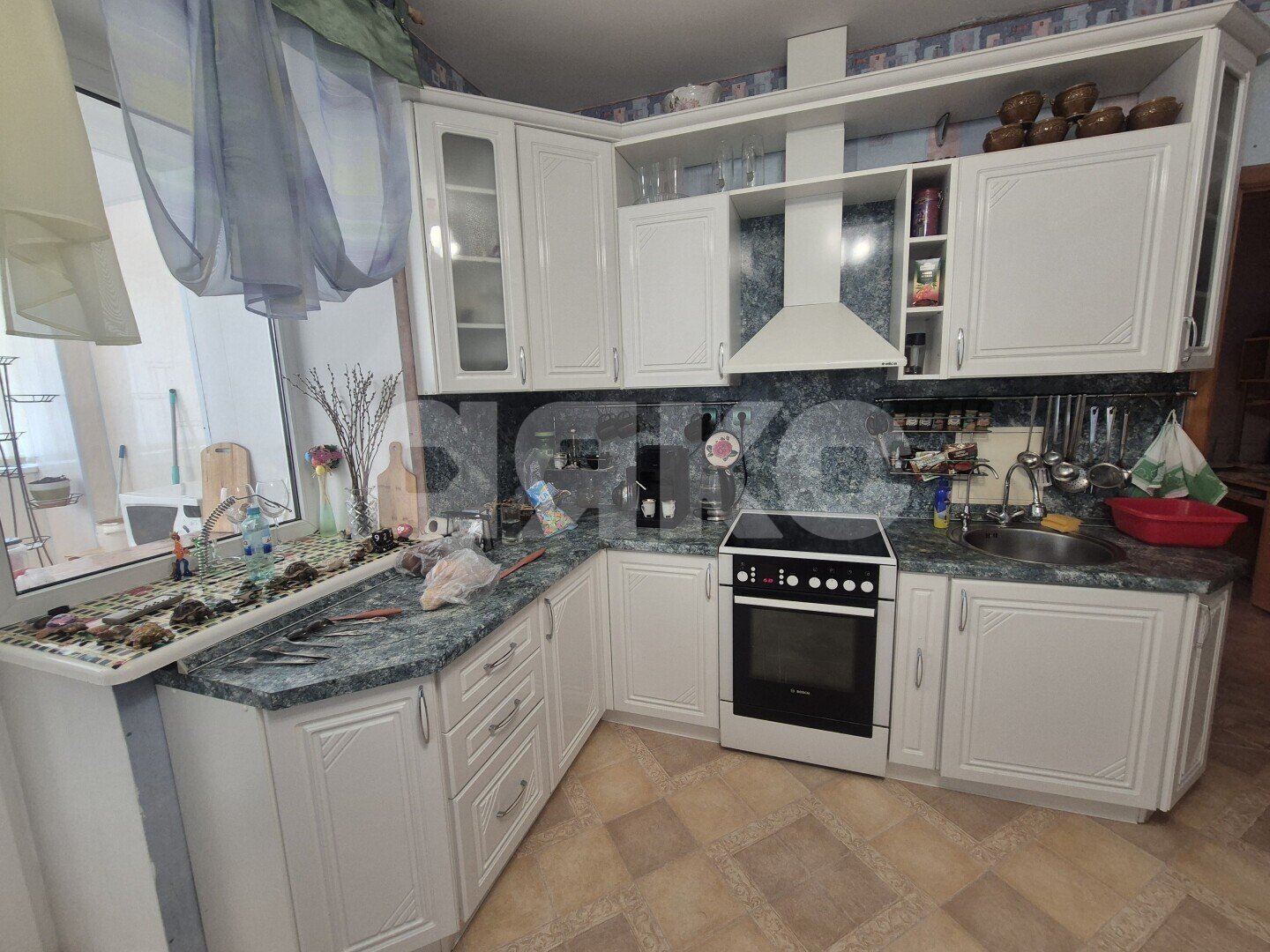 Фото №3: 2-комнатная квартира <span class="whitespace-nowrap">90 м²</span>, <span class="whitespace-nowrap">7/9 эт.</span> - Волгоград, р. Красноармейский, б-р Энгельса, 34Д
