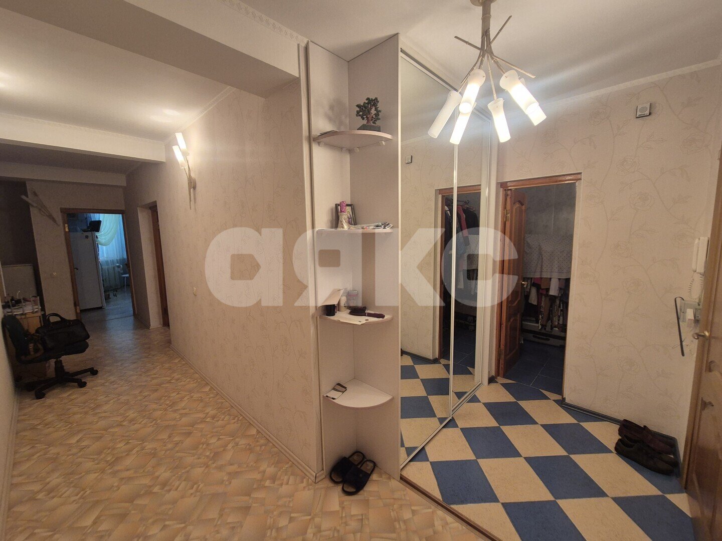 Фото №9: 2-комнатная квартира <span class="whitespace-nowrap">90 м²</span>, <span class="whitespace-nowrap">7/9 эт.</span> - Волгоград, р. Красноармейский, б-р Энгельса, 34Д