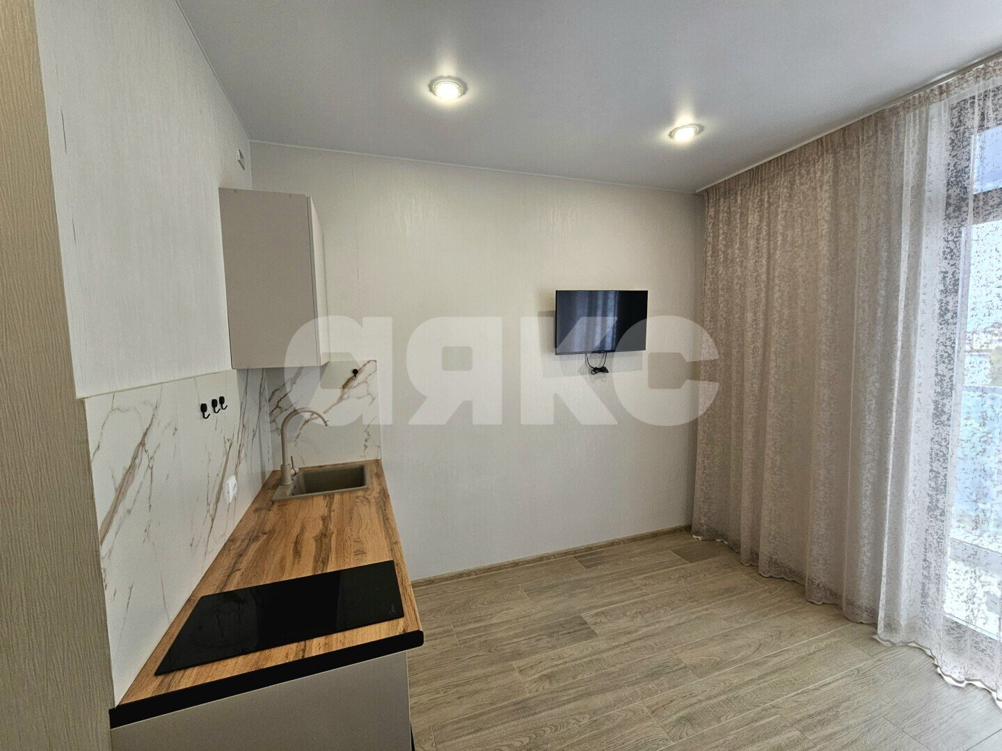 Фото №9: Студия <span class="whitespace-nowrap">16 м²</span>, <span class="whitespace-nowrap">11/18 эт.</span> - Сочи, Хостинский, жилой комплекс Кислород, мкр. Бытха, ул. Ясногорская, 16/2к8