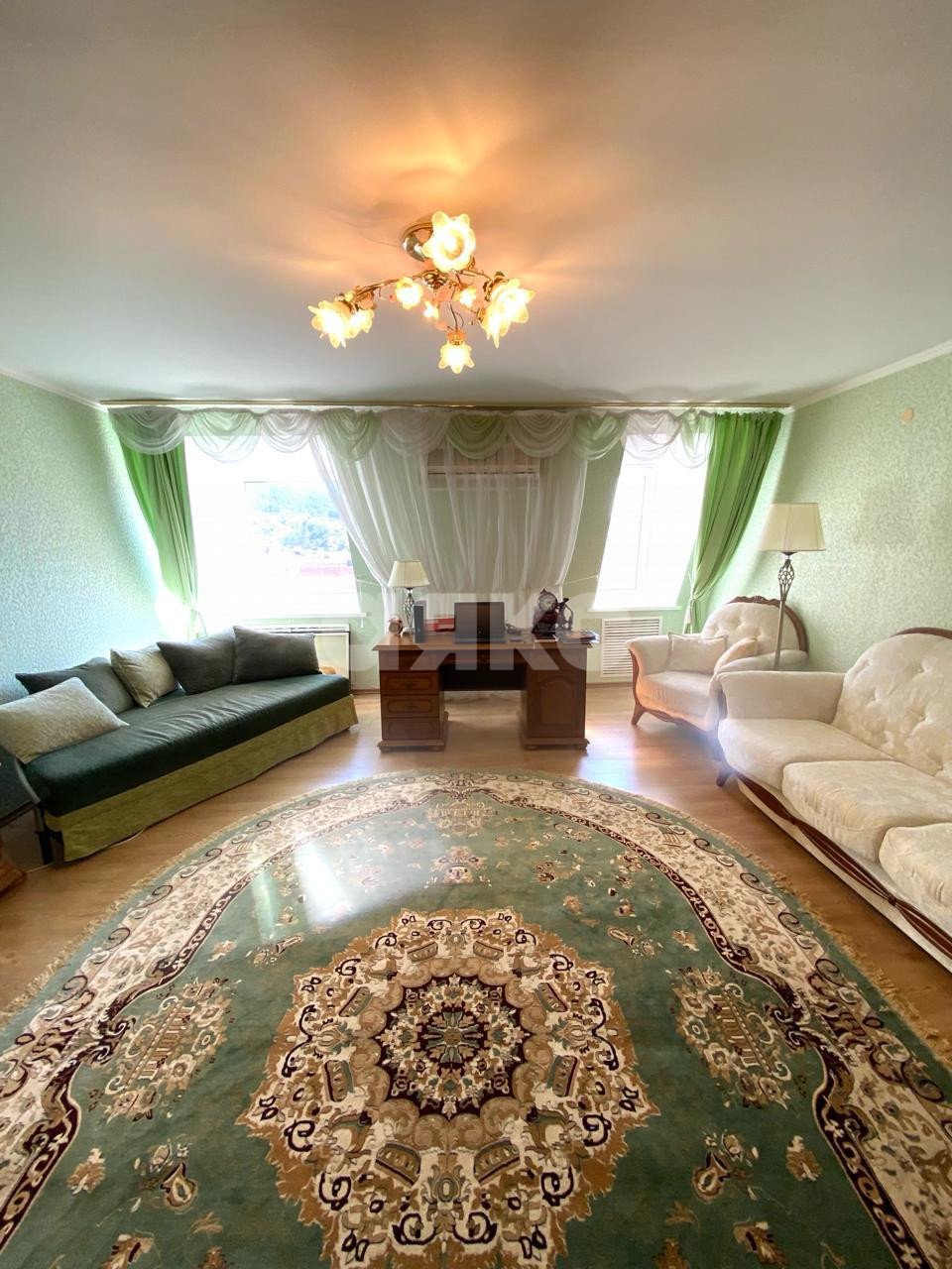 Фото №1: 4-комнатная квартира 126 м² - Геленджик, квартал Южный, ул. Островского, 135