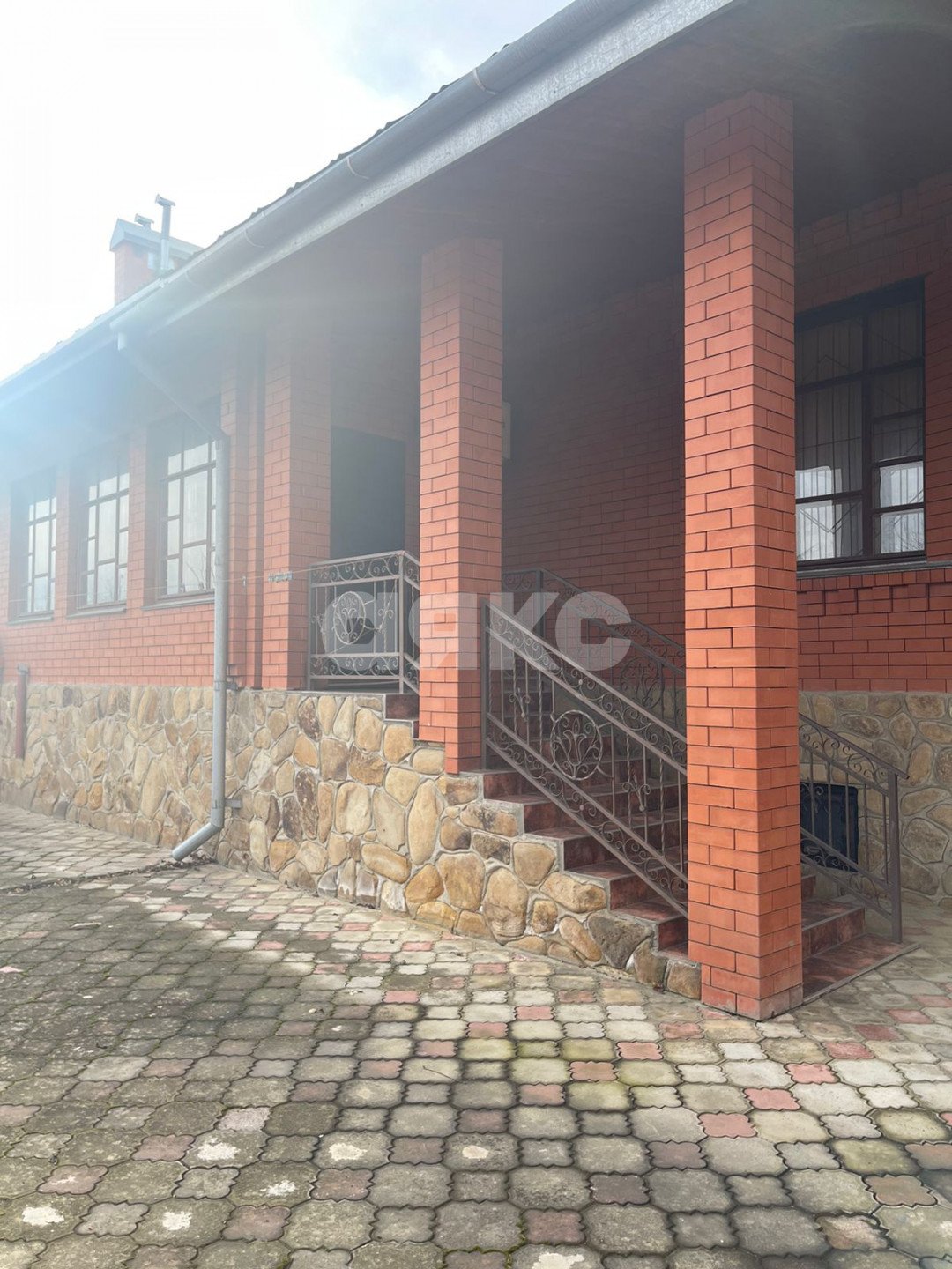 Фото №3: Дом 360 м² + 7 сот. - Новокубанск, ул. Нагорная, 33