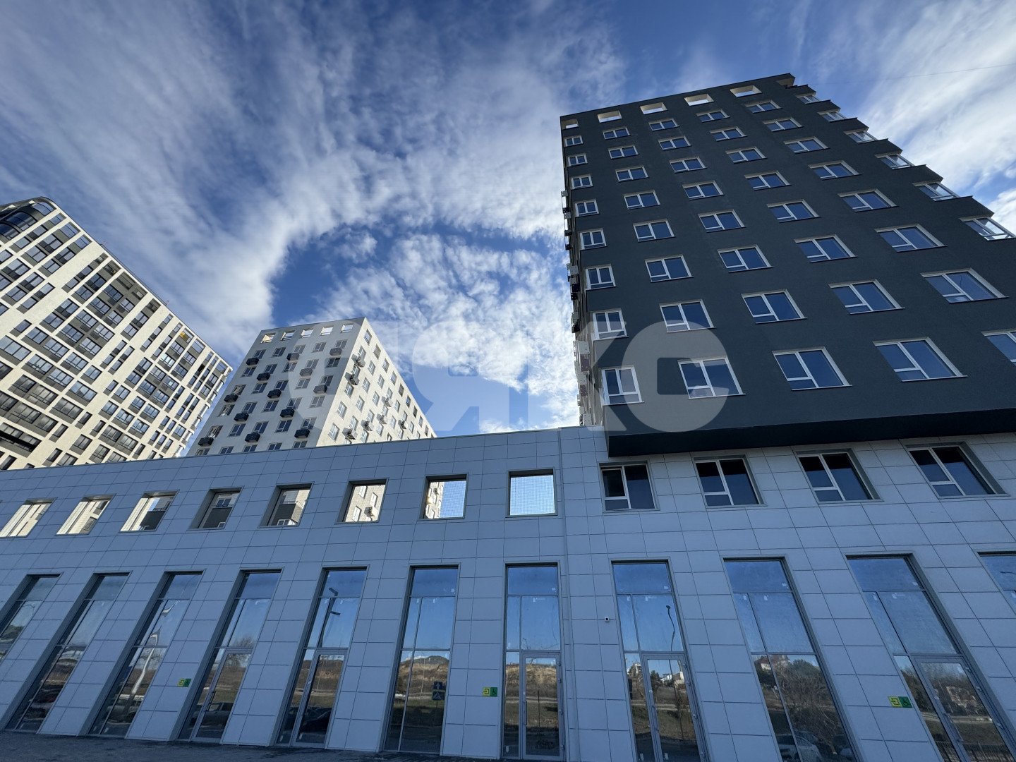 Фото №1: 4-комнатная квартира 94 м² - Симферополь, жилой комплекс Инжир, пр-кт Александра Суворова, 97