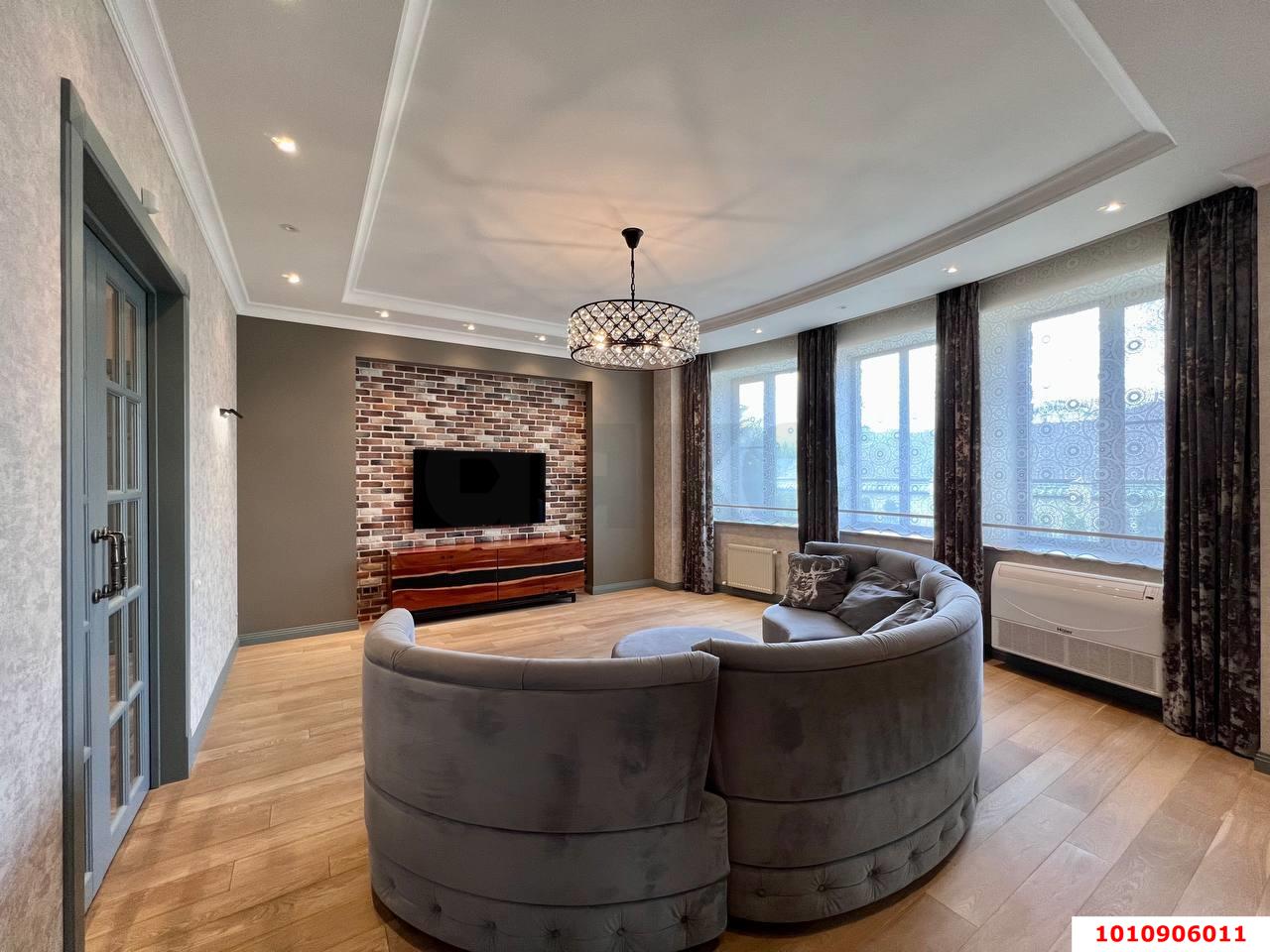 Фото №2: Дом 556 м² + 12 сот. - Краснодар, Прикубанский внутригородской округ, Фестивальный, мкр. Солнечный, ул. Архитектора Петина, 21