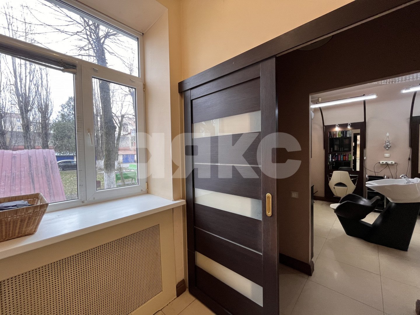 Фото №17: Коммерция 83 м² - Майкоп, Центр, ул. Краснооктябрьская, 32
