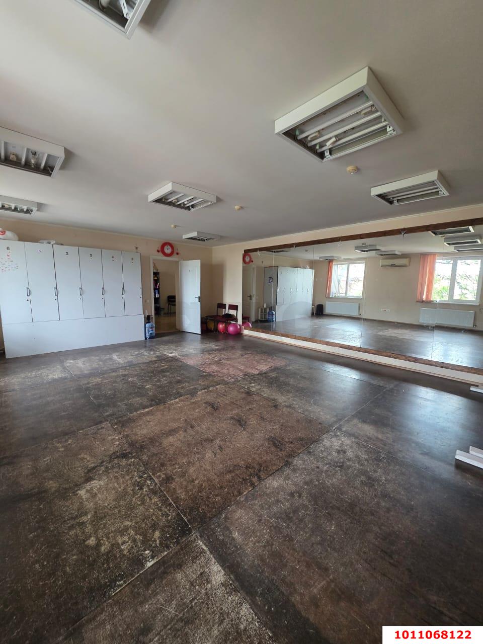 Фото №5: Торговое помещение 605 м² - Краснодар, Завод Измерительных Приборов, ул. Московская, 54/1