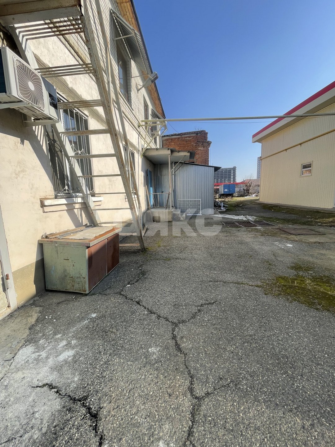 Фото №21: Коммерция 393 м² - Майкоп, квартал Нефтянка, ул. Пионерская, 273