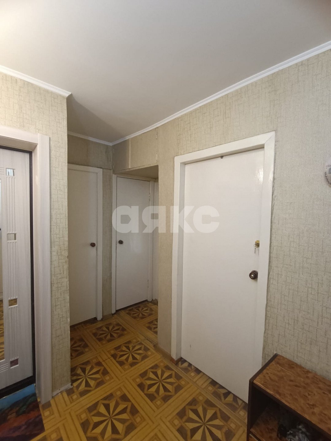 Фото №8: 4-комнатная квартира 61 м² - Майкоп, Шовгеновский городок, ул. Шовгенова, 8