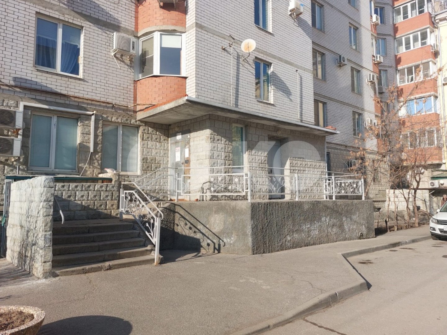 Фото №1: 2-комнатная квартира 67 м² - Волгоград, Ворошиловский, ул. Баррикадная, 19А