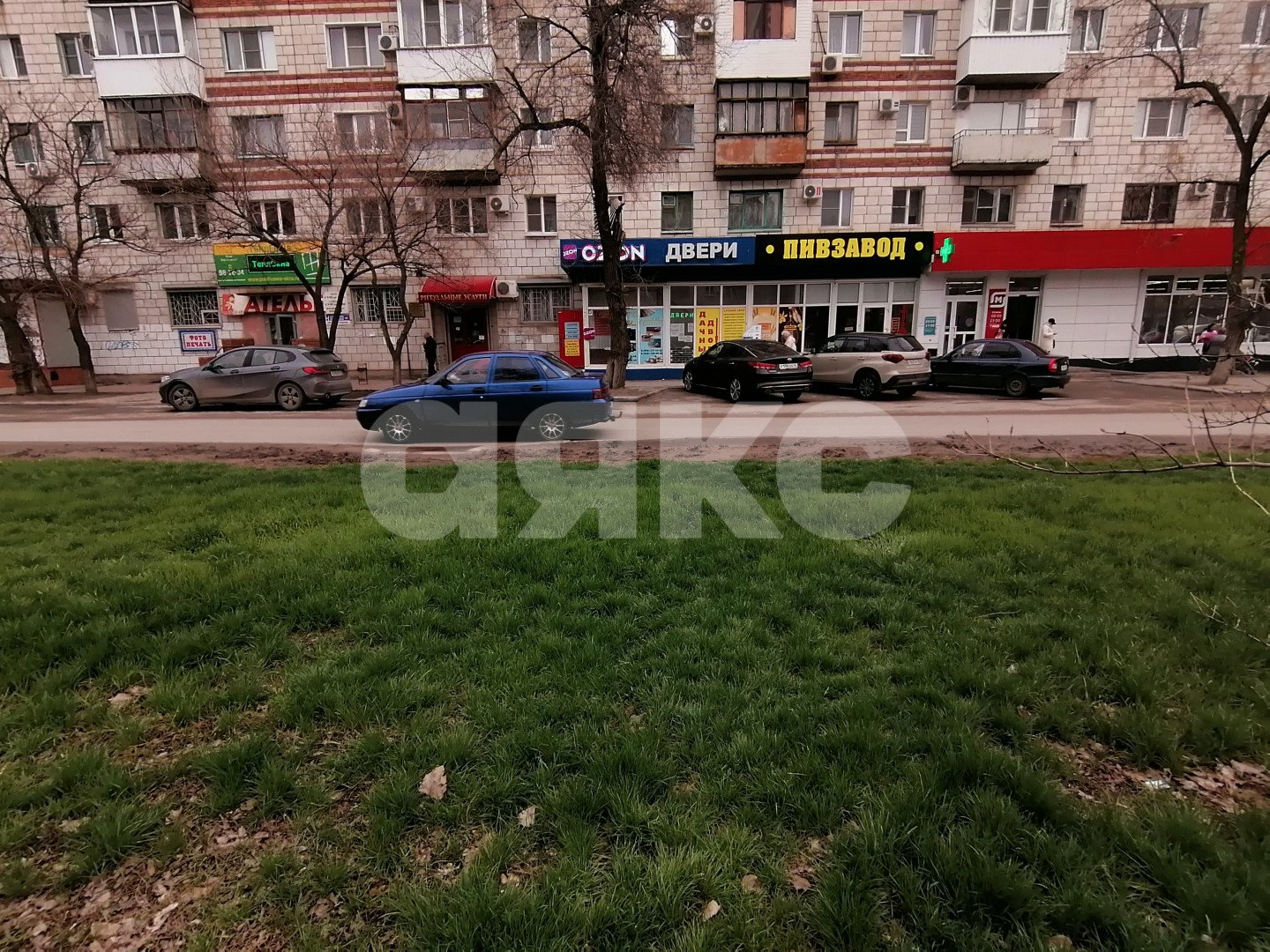 Фото №1: Коммерция 300 м² - Волгоград, Развилка, ул. Кирова, 145