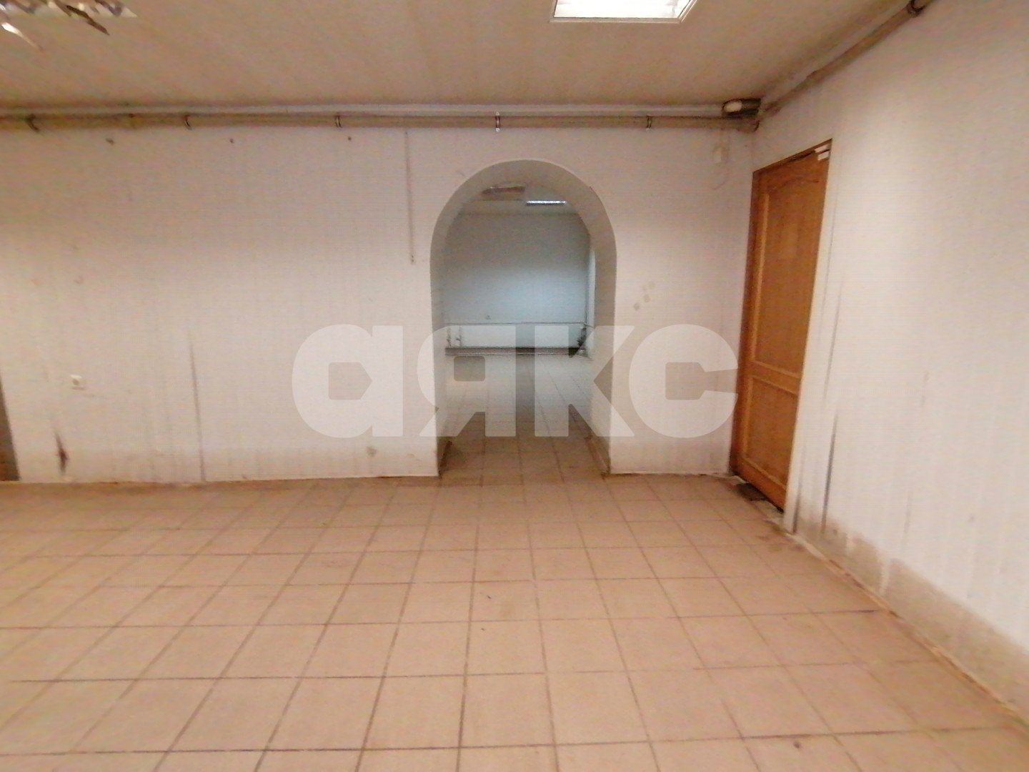 Фото №17: Коммерция 300 м² - Волгоград, Развилка, ул. Кирова, 145
