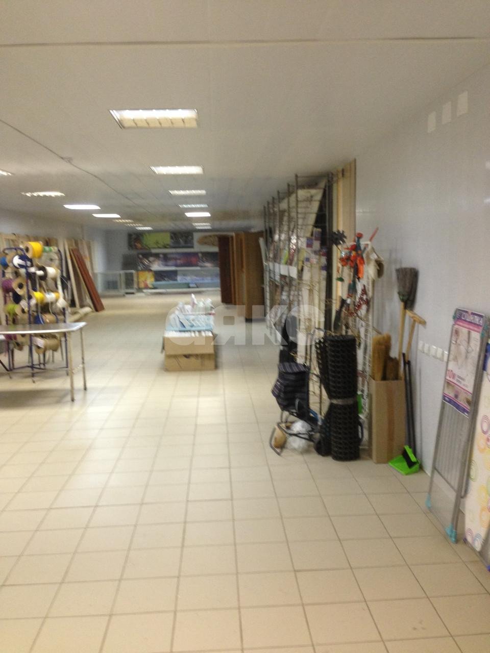 Фото №4: Коммерция 900 м² - Волгоград, Дзержинский, ул. Карла Либкнехта, 13