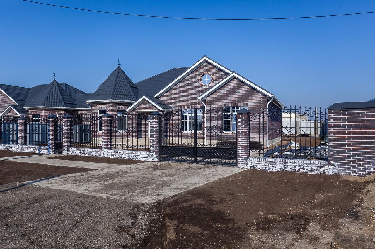 Фото №1: Дом 199 м² + 10 сот. - Старобжегокай, ул. Юбилейная, 6