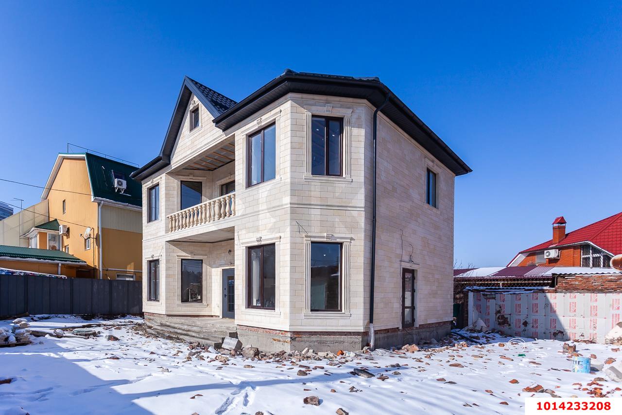 Фото №1: Дом 181 м² + 4.5 сот. - Краснодар, Центральный внутригородской округ, мкр. Табачная Фабрика, ул. Ипподромная, 27